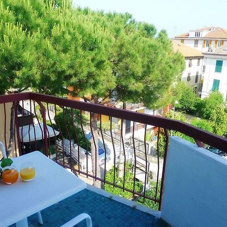 Hotel Cristallo Varazze Esterno foto