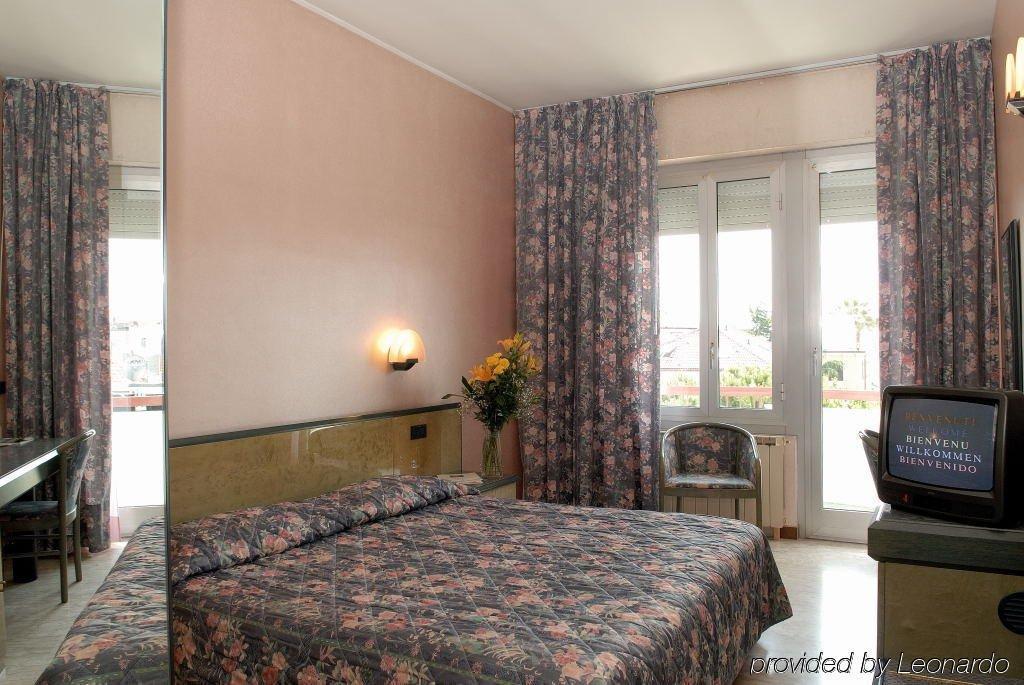 Hotel Cristallo Varazze Esterno foto