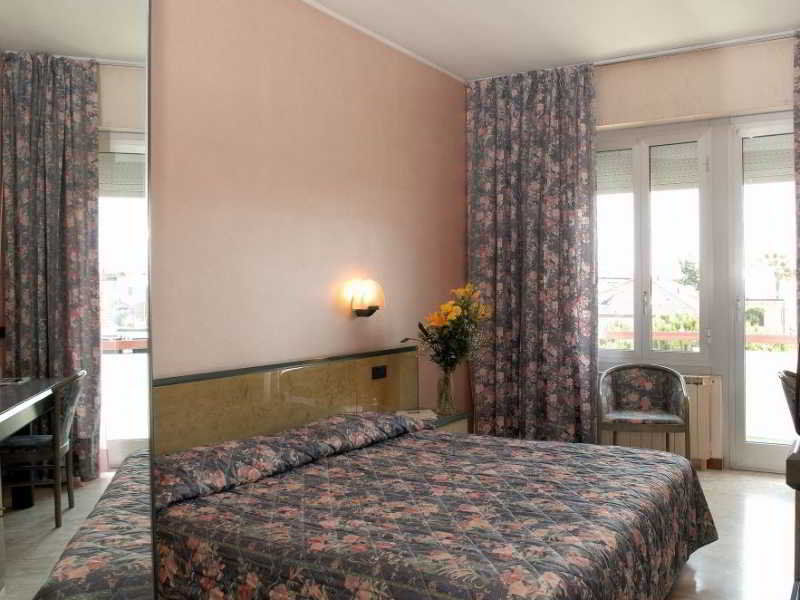 Hotel Cristallo Varazze Camera foto