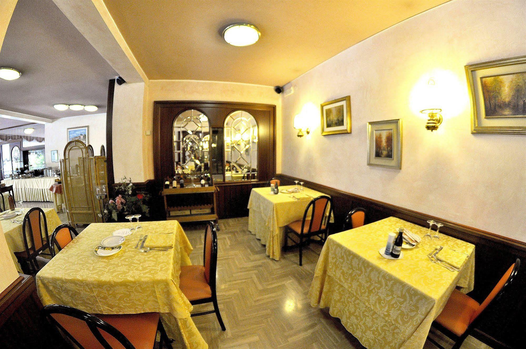 Hotel Cristallo Varazze Esterno foto