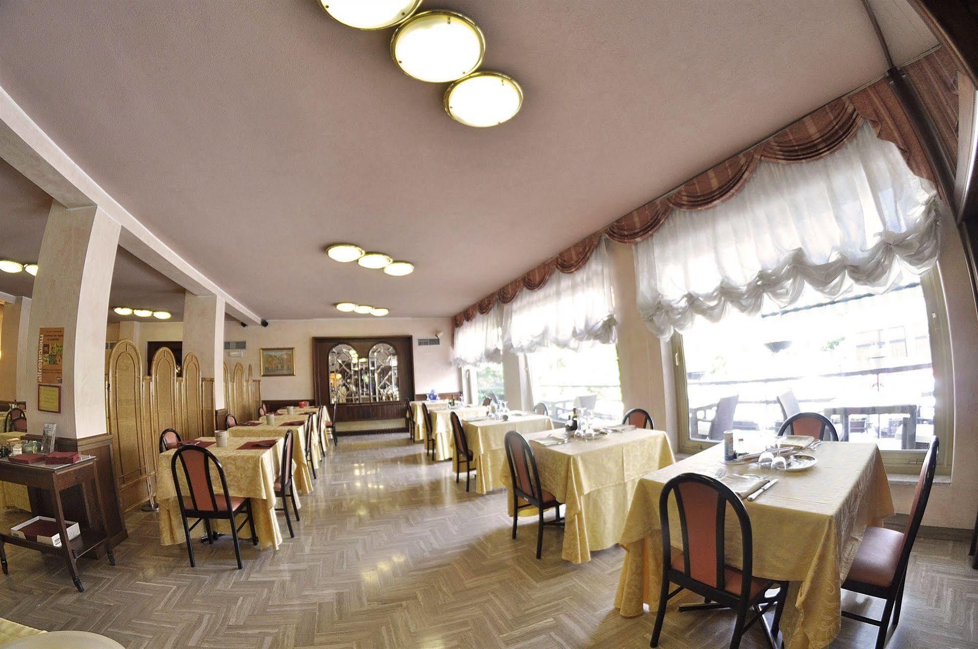 Hotel Cristallo Varazze Esterno foto