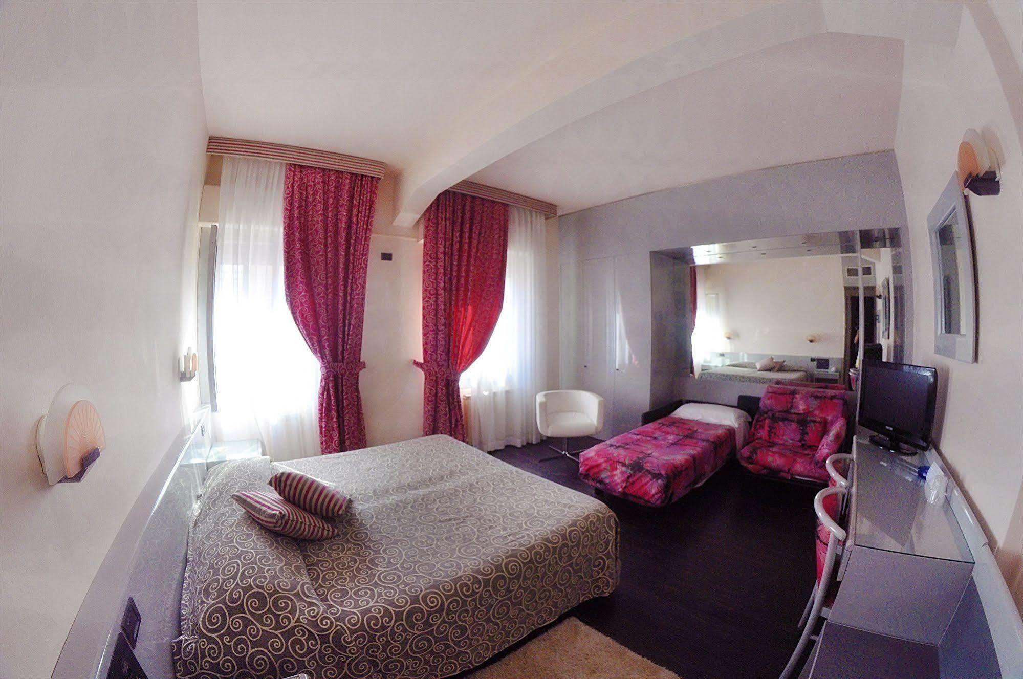 Hotel Cristallo Varazze Esterno foto