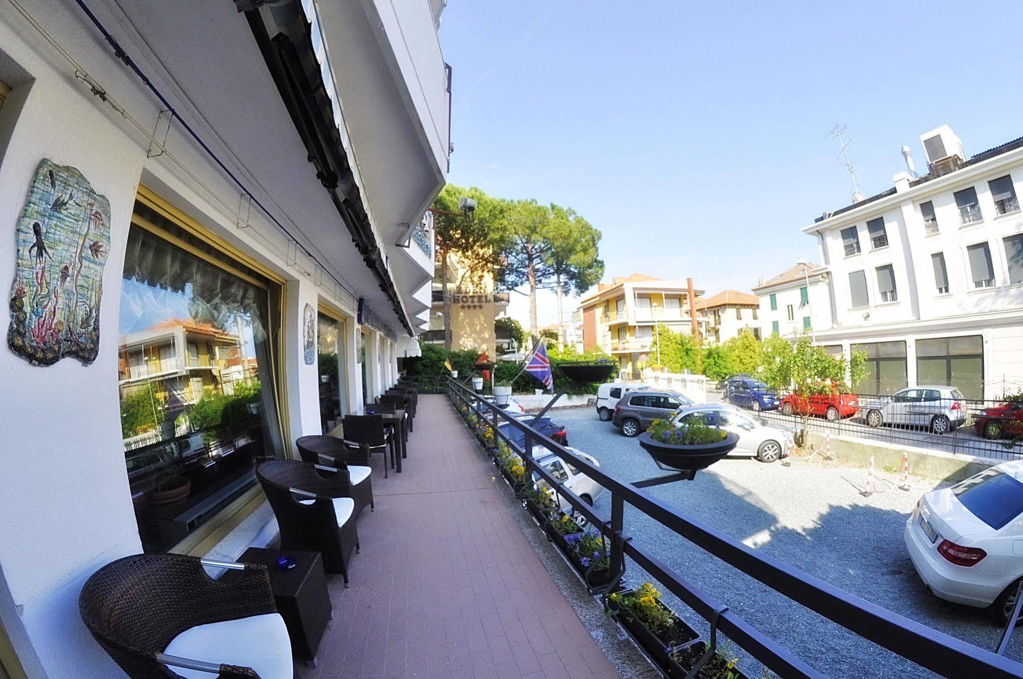 Hotel Cristallo Varazze Esterno foto