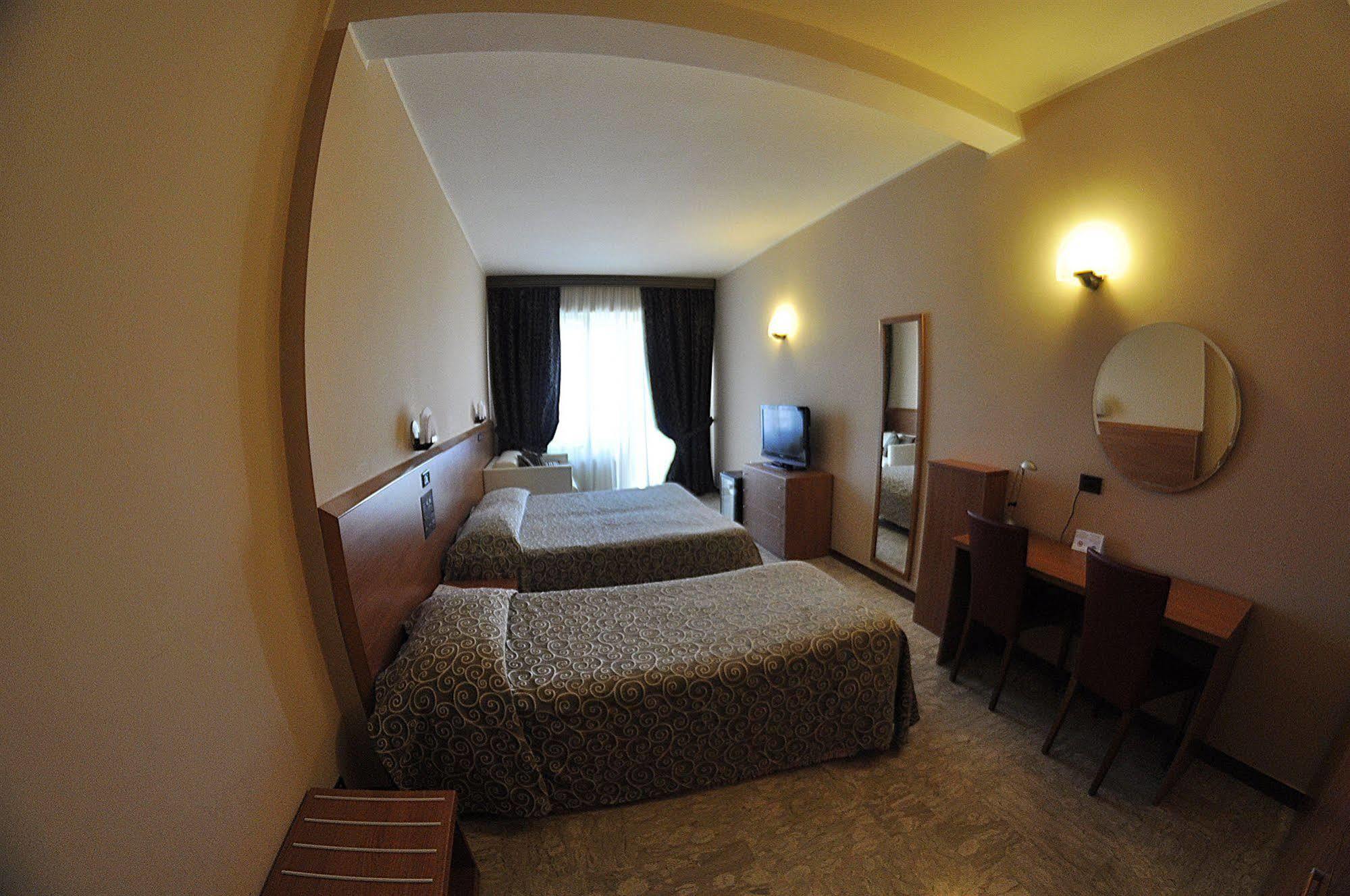 Hotel Cristallo Varazze Esterno foto