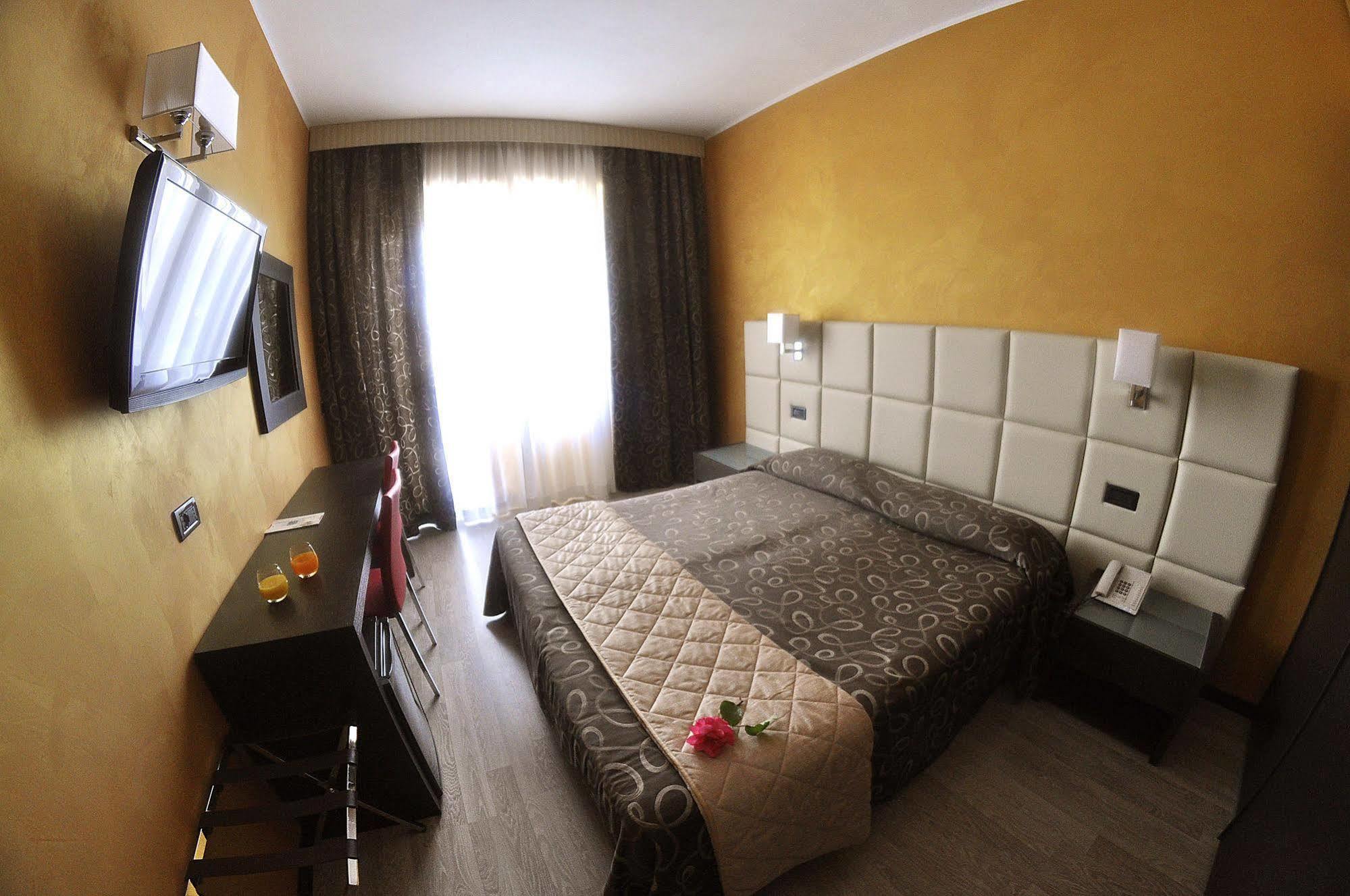 Hotel Cristallo Varazze Esterno foto